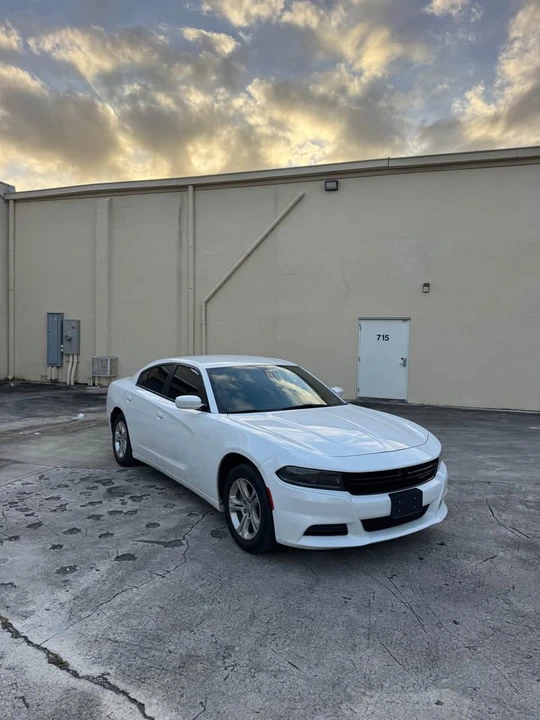 2022 Dodge Charger 8th Gen - Image 6 of 10