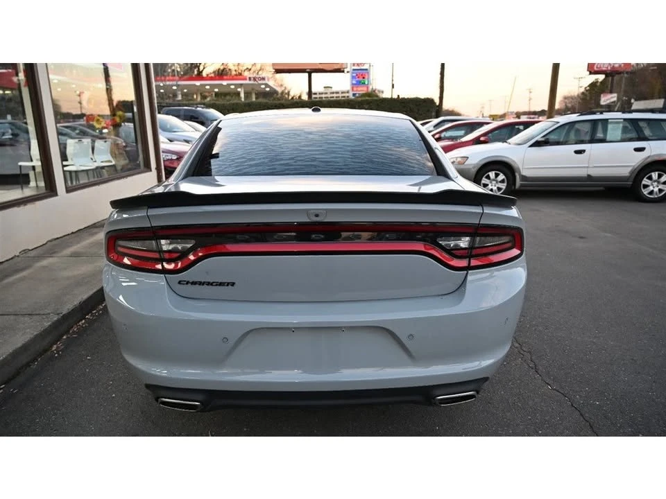 2022 Dodge Charger 8th Gen - Image 9 of 11