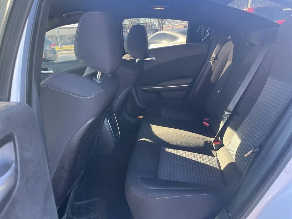 2022 Dodge Charger 8th Gen - Image 15 of 20