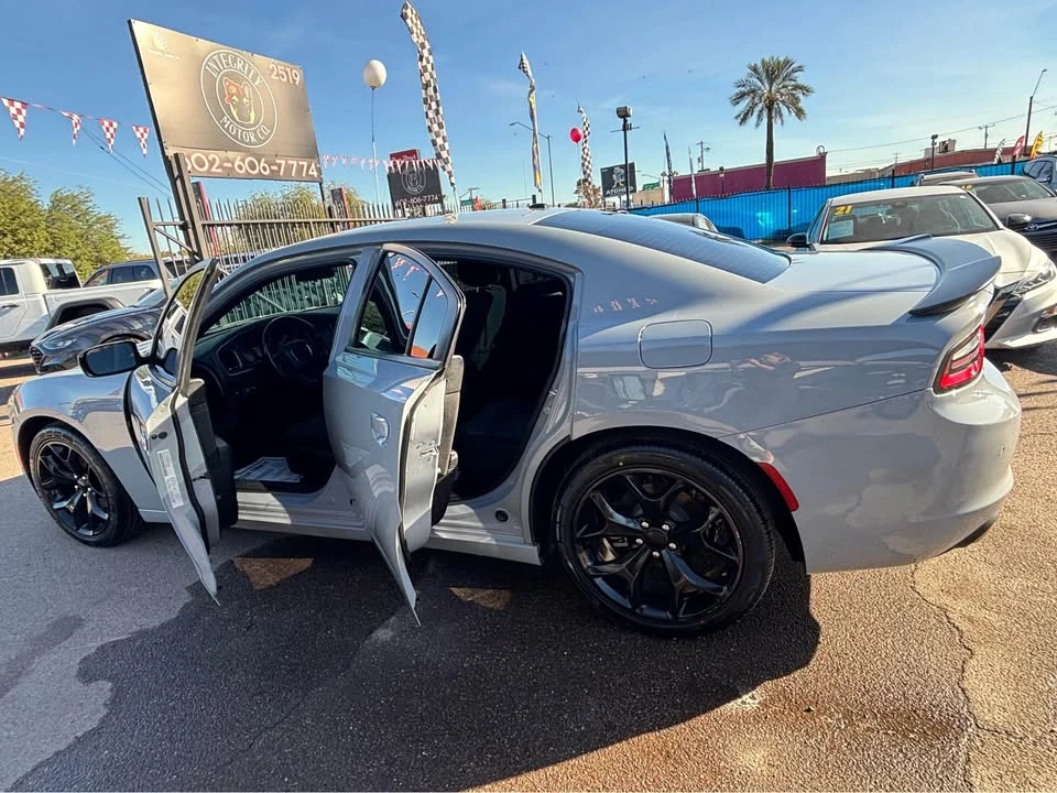 2022 Dodge Charger 8th Gen - Image 8 of 10