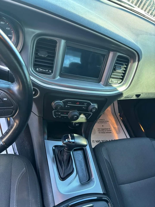 2022 Dodge Charger 8th Gen - Image 6 of 10