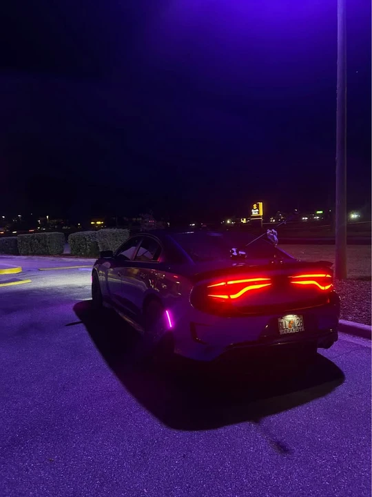 2022 Dodge Charger 8th Gen - Image 6 of 13