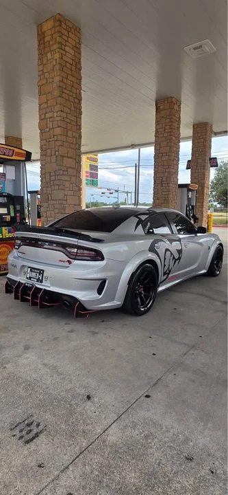 2022 Dodge Charger SRT Hellcat 7th Gen - Image 9 of 19