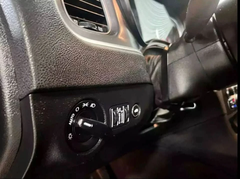 2022 Dodge Charger 8th Gen - Image 4 of 15