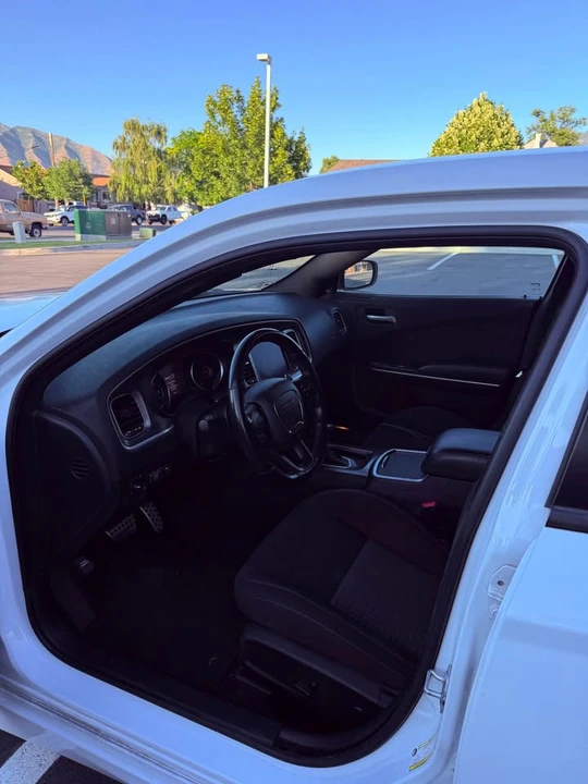 2022 Dodge Charger 8th Gen - Image 11 of 13