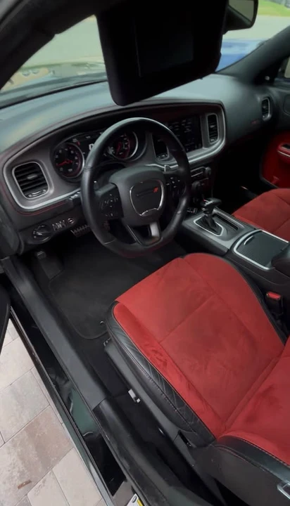2022 Dodge Charger 8th Gen - Image 6 of 9