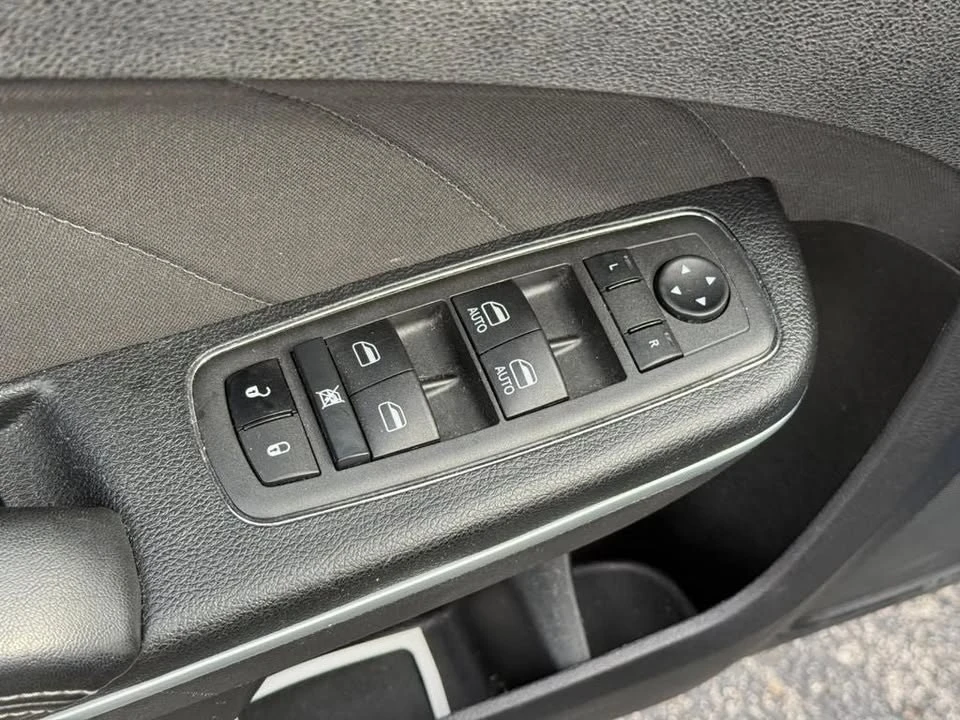2022 Dodge Charger 8th Gen - Image 9 of 16