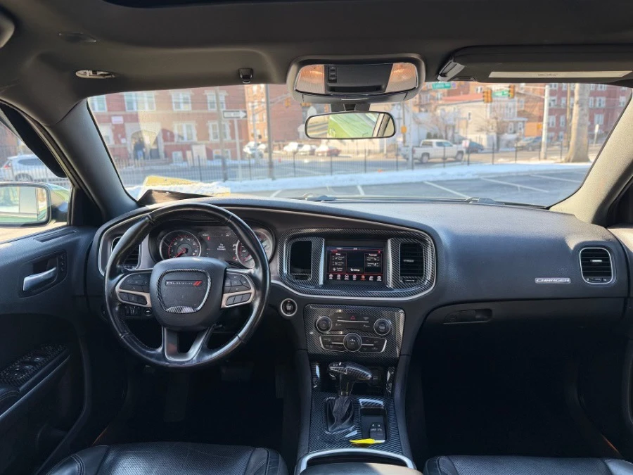 2022 Dodge Charger 8th Gen - Image 6 of 10