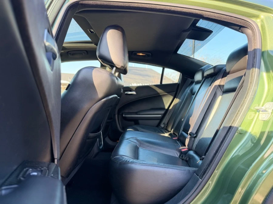2022 Dodge Charger 8th Gen - Image 8 of 10