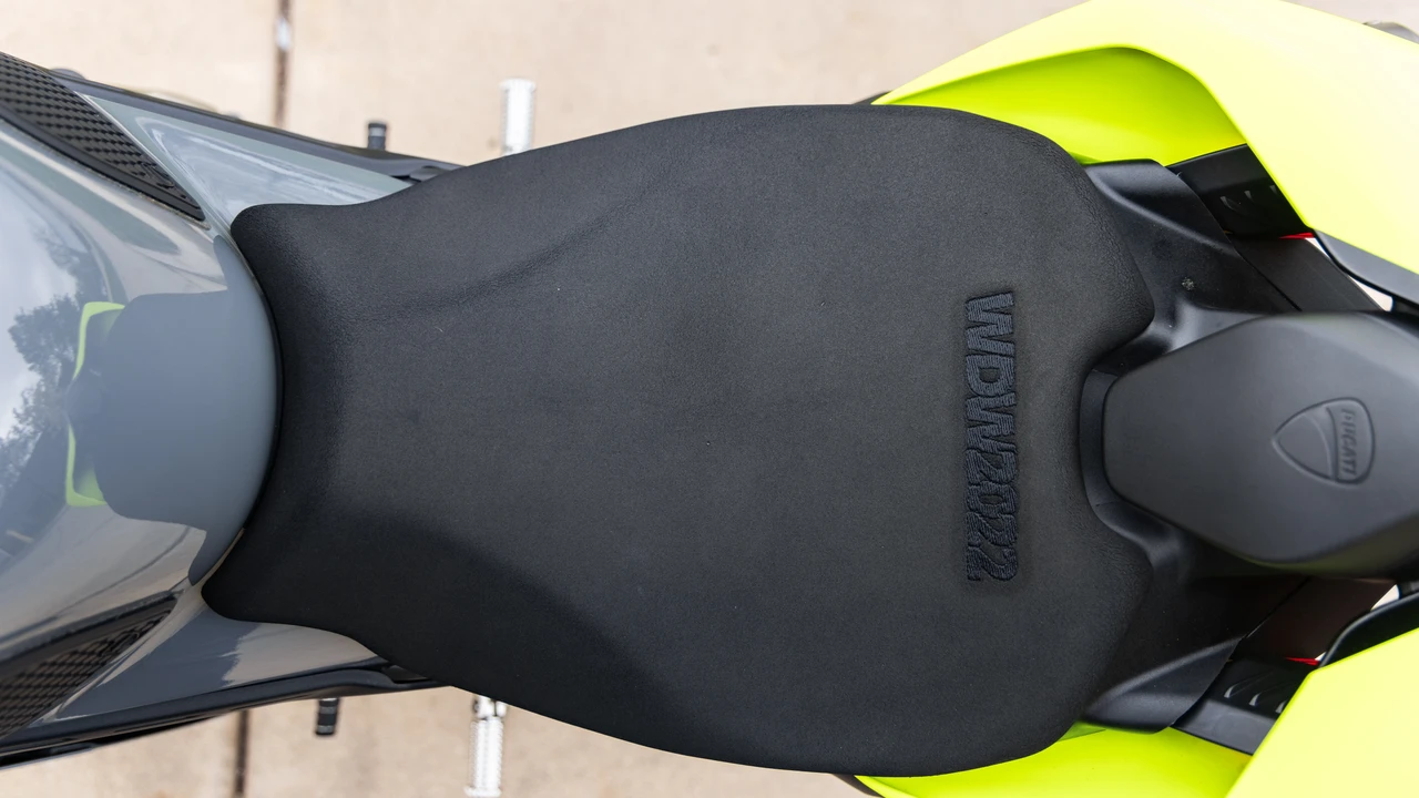2022 Ducati V4 - Image 30 of 31