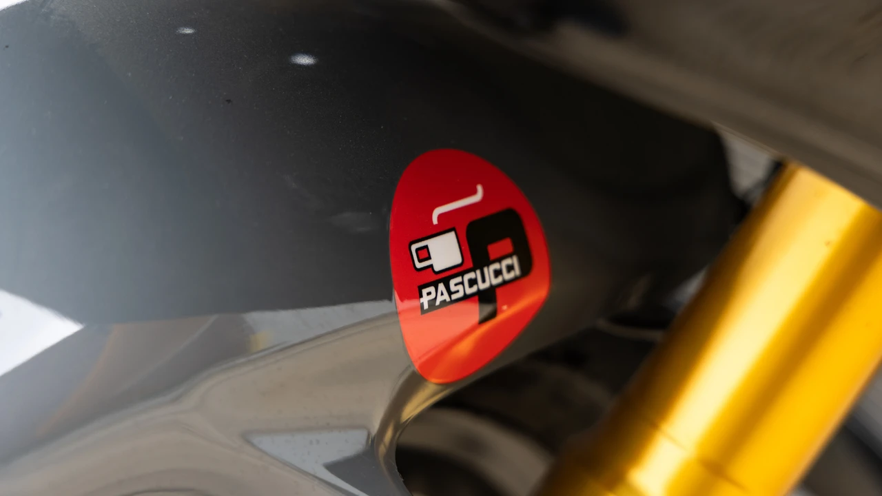 2022 Ducati V4 - Image 18 of 31