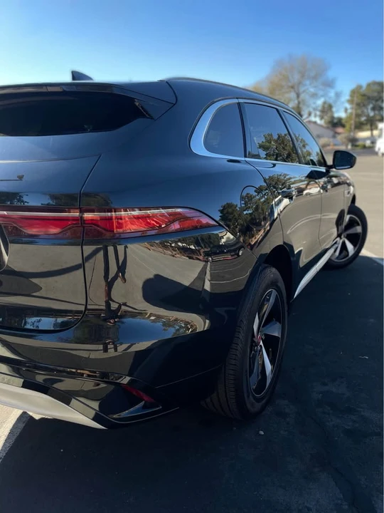 2022 Jaguar F-Pace - Image 2 of 8