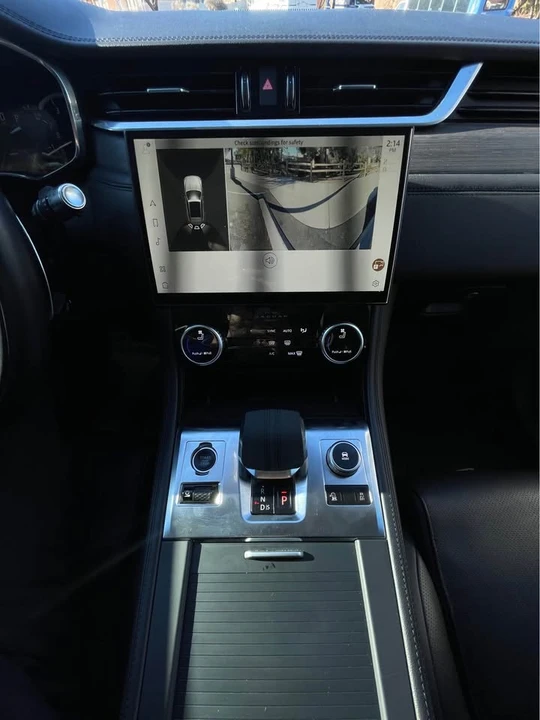 2022 Jaguar F-Pace - Image 7 of 8