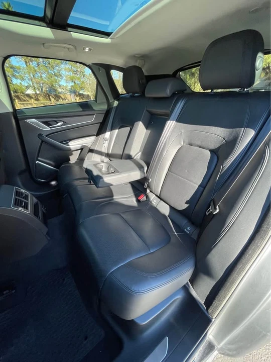 2022 Jaguar F-Pace - Image 7 of 10