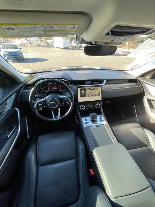 2022 Jaguar F-Pace - Image 5 of 10