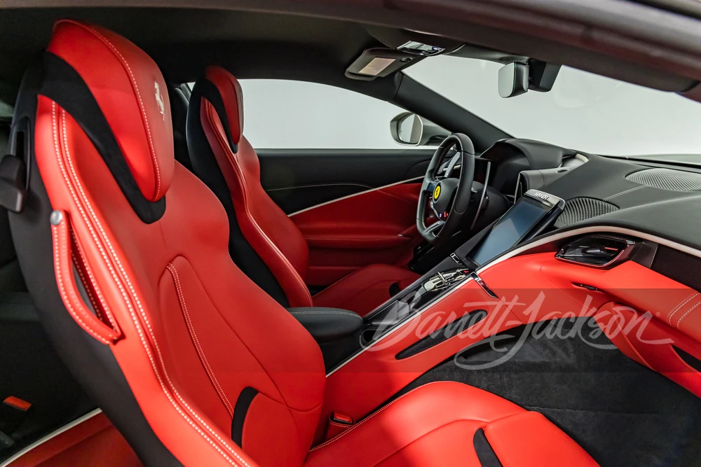 2022 Ferrari Roma - Image 17 of 31
