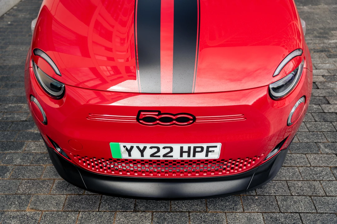 2022 Fiat 500e - Image 20 of 31