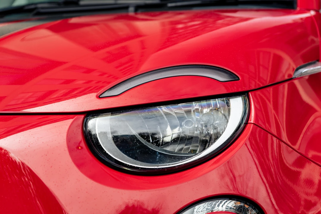 2022 Fiat 500e - Image 23 of 31