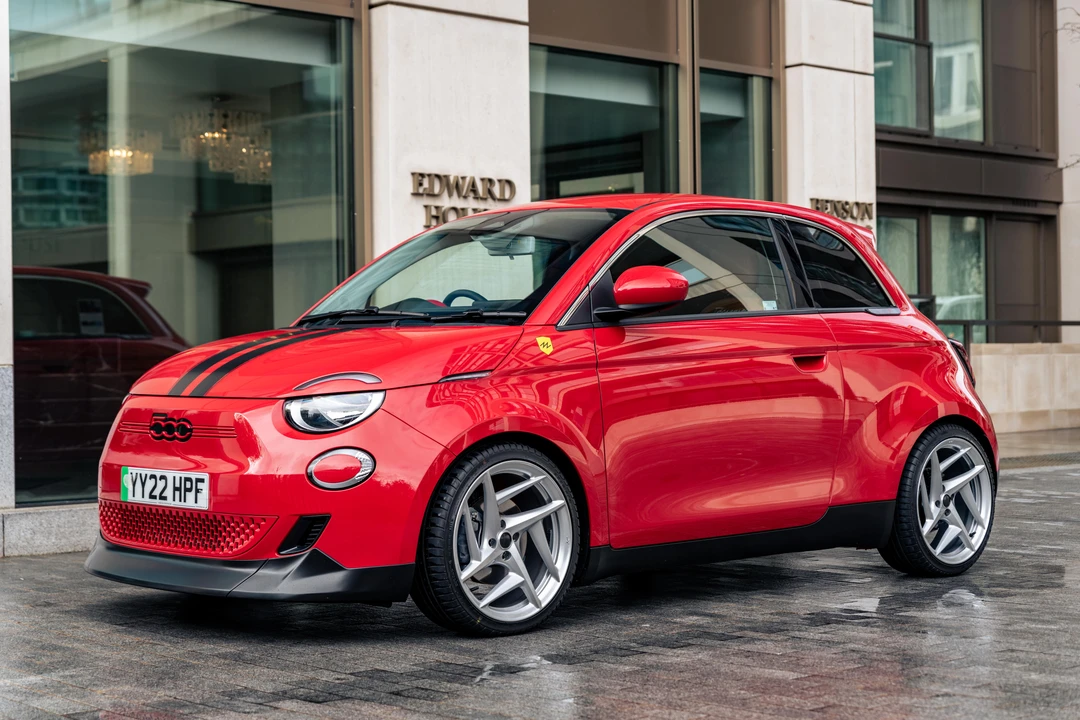 2022 Fiat 500e - Image 4 of 31