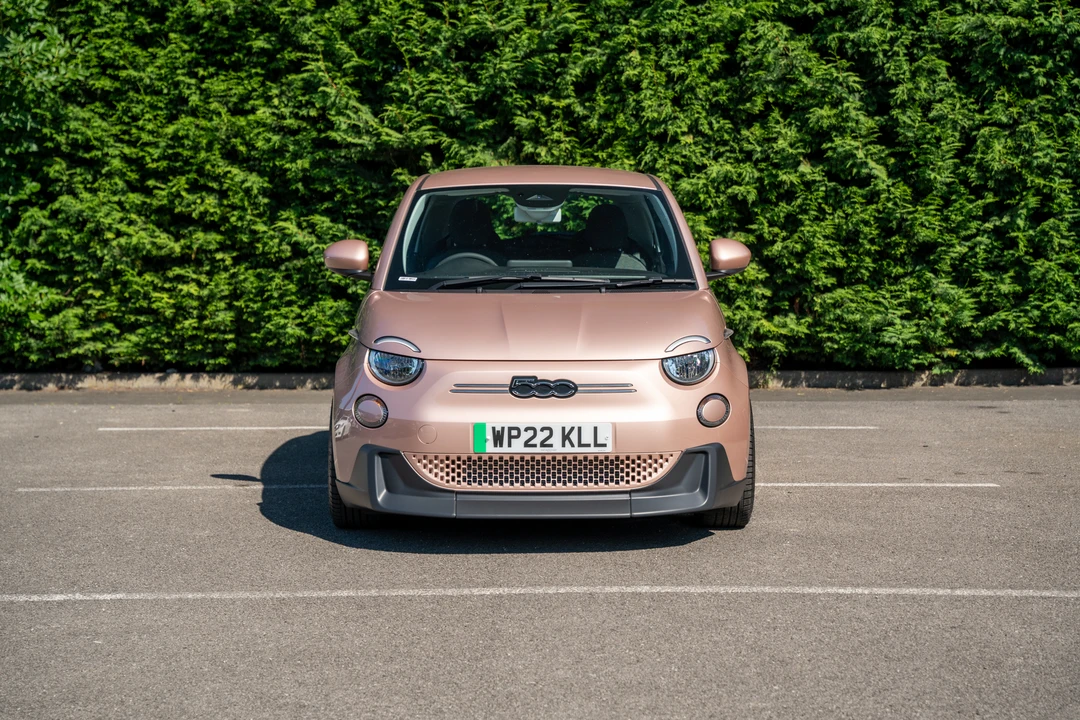 2022 Fiat 500e - Image 11 of 31