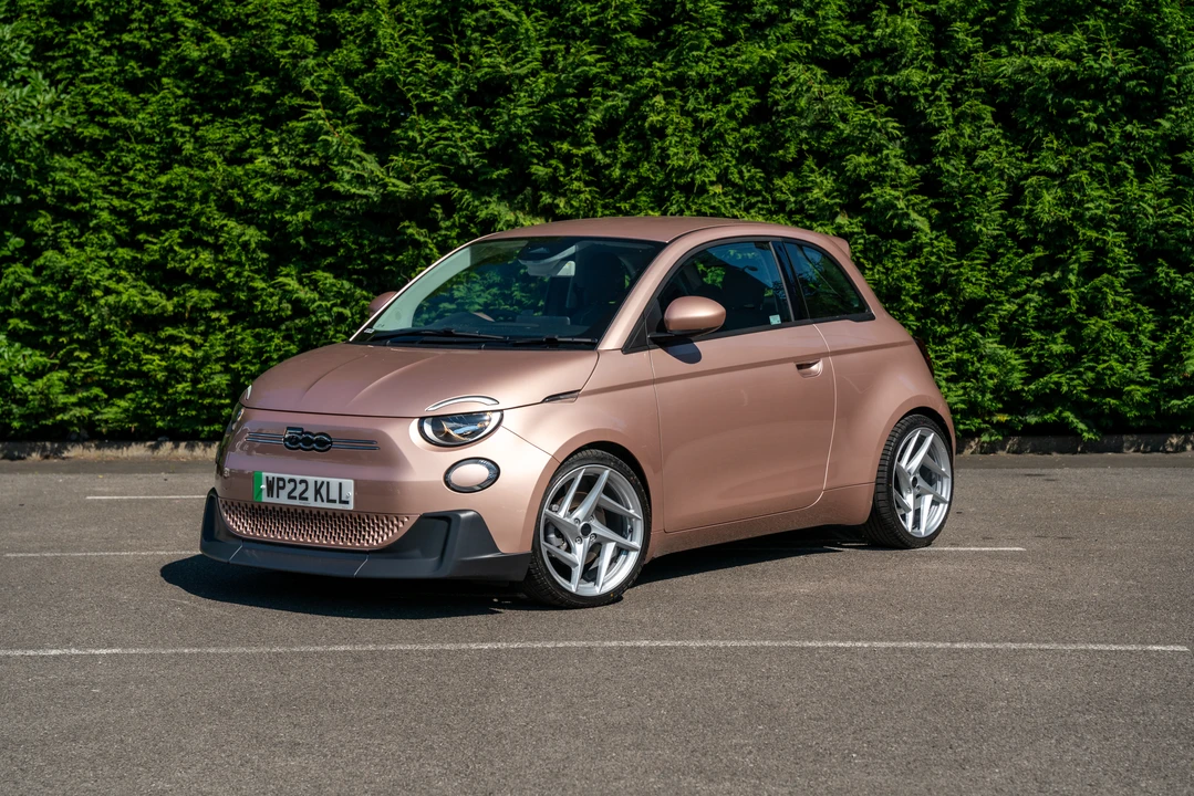 2022 Fiat 500e - Image 12 of 31