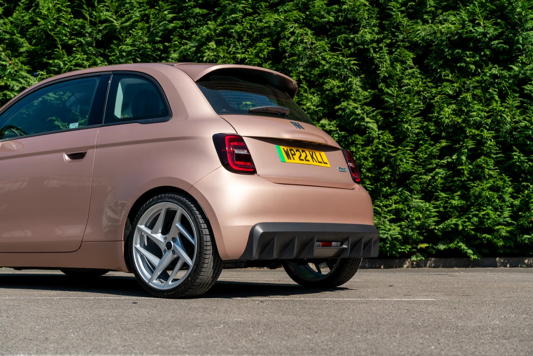 2022 Fiat 500e - Image 27 of 31