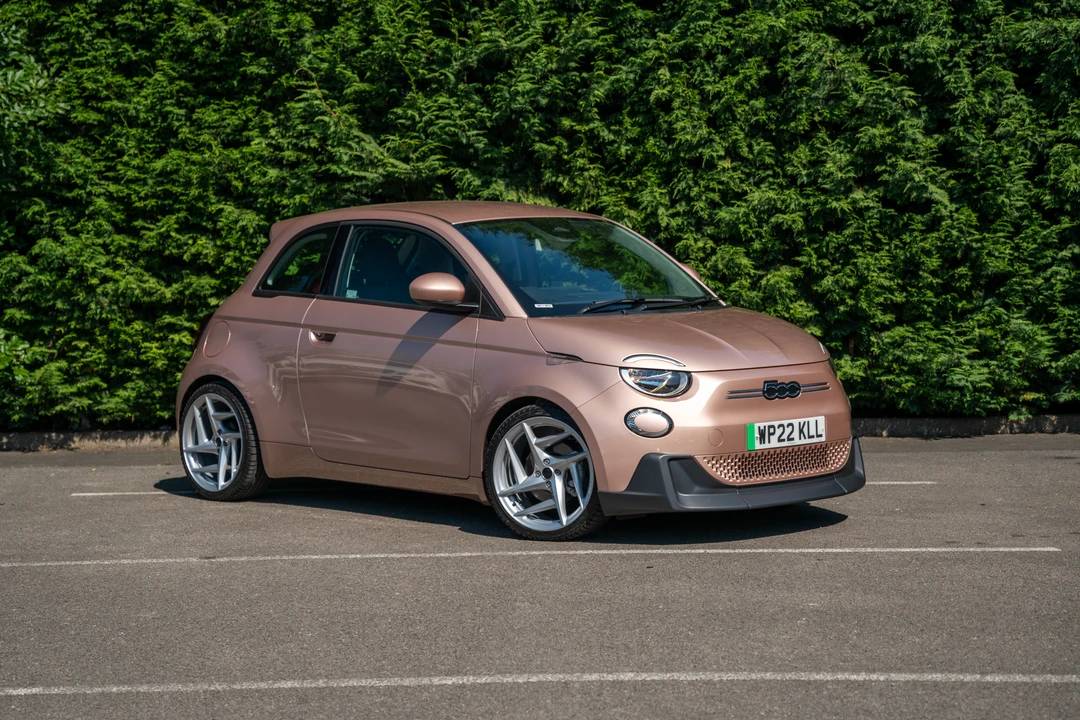 2022 Fiat 500e - Image 10 of 31