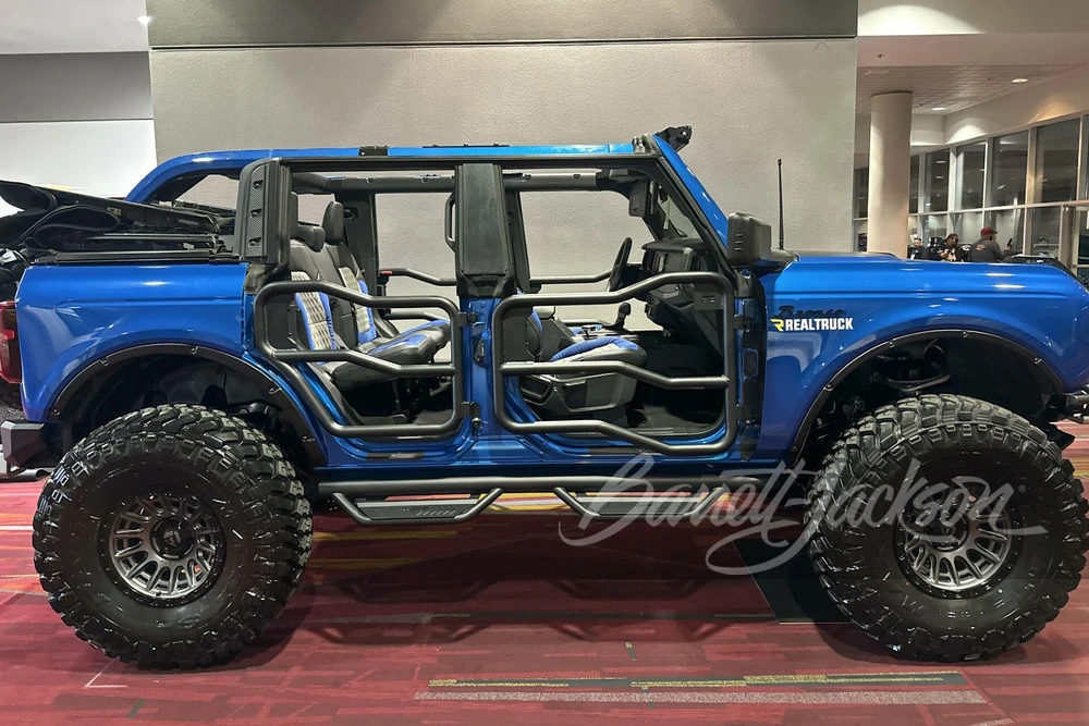 2022 Ford Bronco 6th Gen - Image 13 of 15