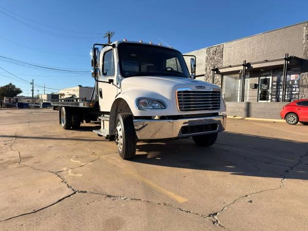 2022 Freightliner - Image 2 of 19