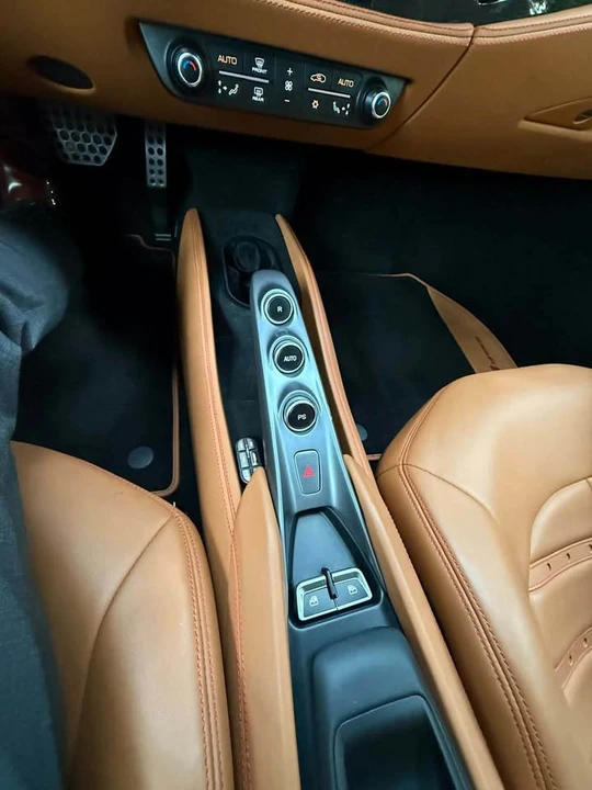 2022 Ferrari F8 Spider - Image 7 of 8