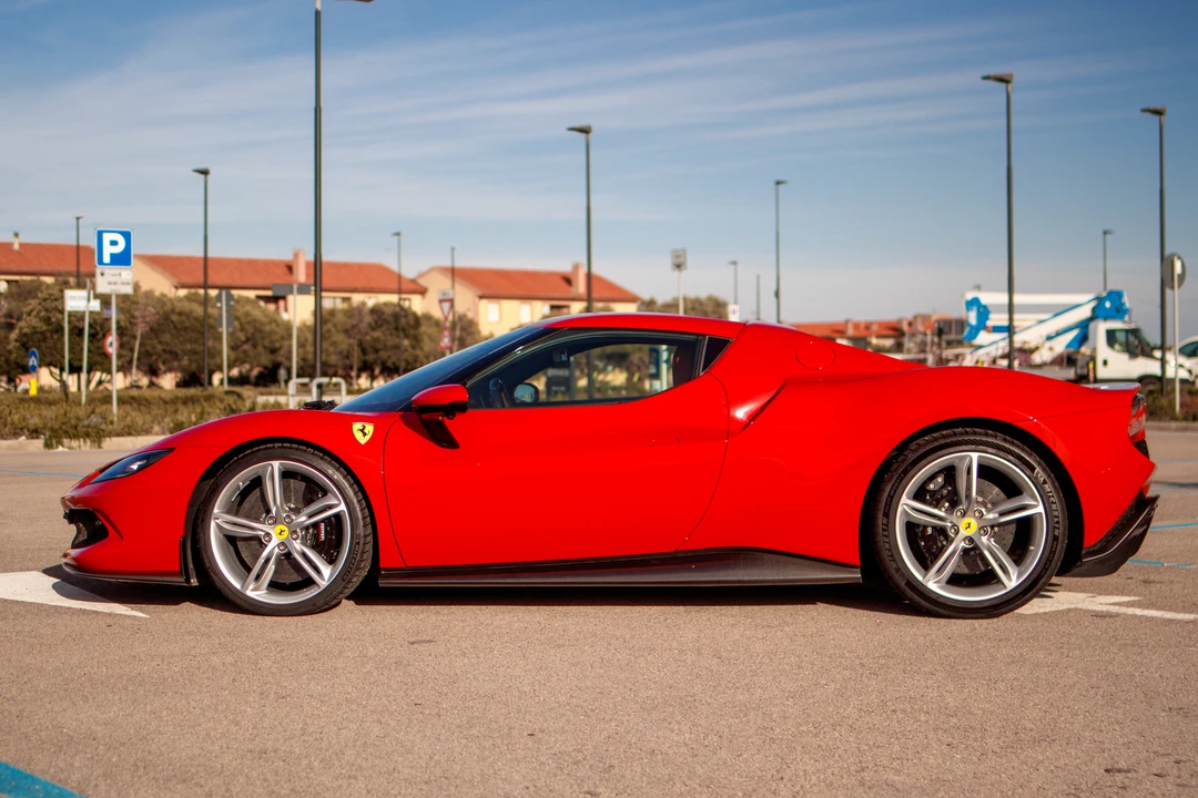 2022 Ferrari 296 GTB - Image 9 of 31
