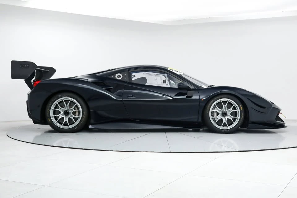 2022 Ferrari 488 - Image 2 of 7