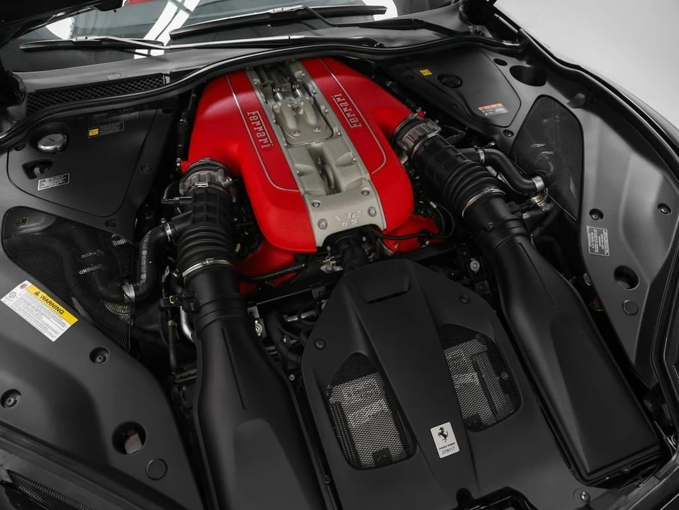 2022 Ferrari 812 GTS - Image 16 of 31