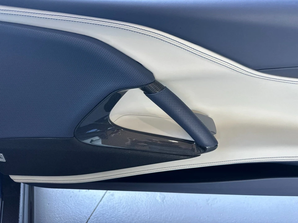 2022 Ferrari 812 GTS - Image 19 of 31