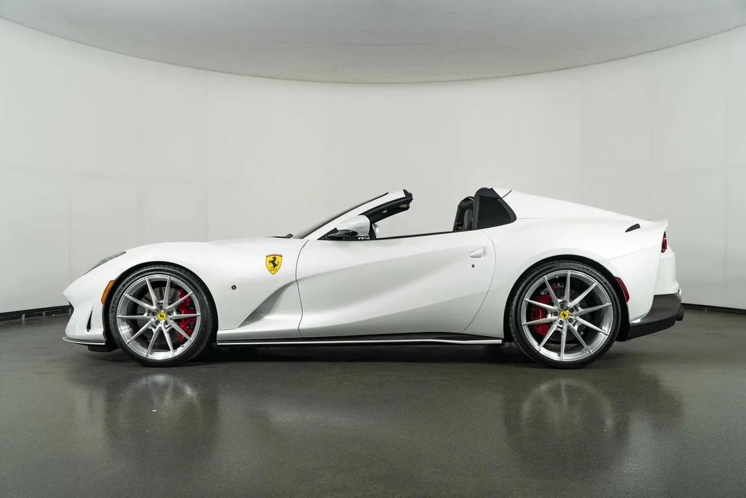 2022 Ferrari 812 GTS - Image 5 of 31
