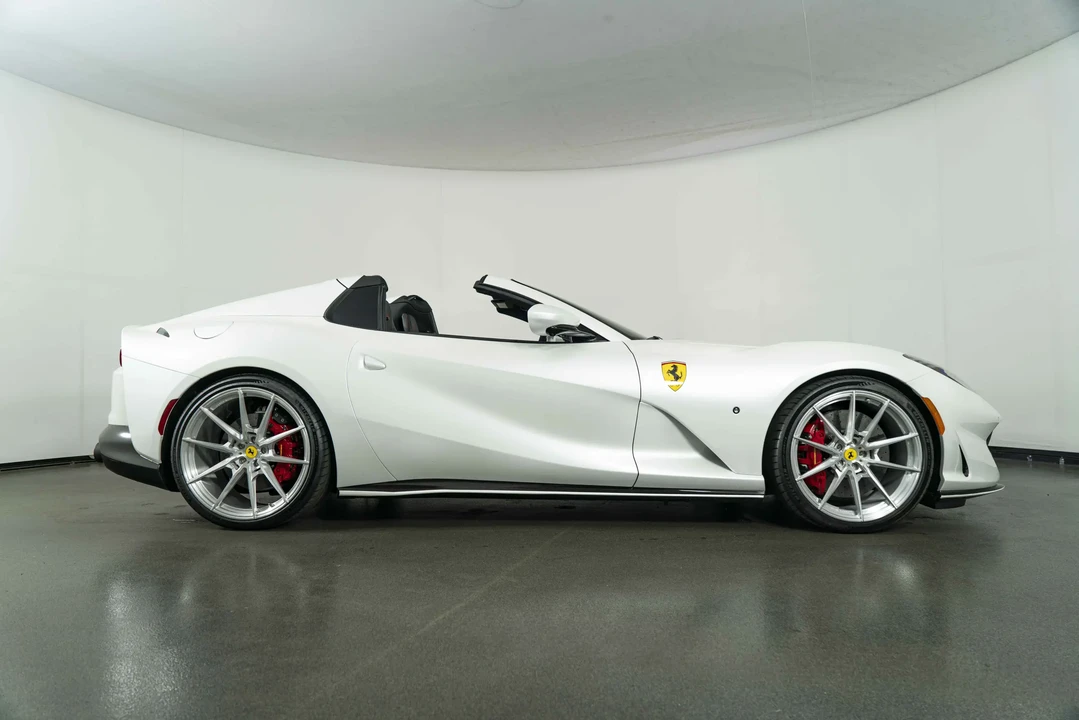 2022 Ferrari 812 GTS - Image 9 of 31