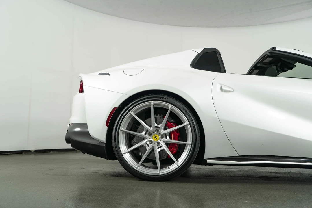 2022 Ferrari 812 GTS - Image 10 of 31