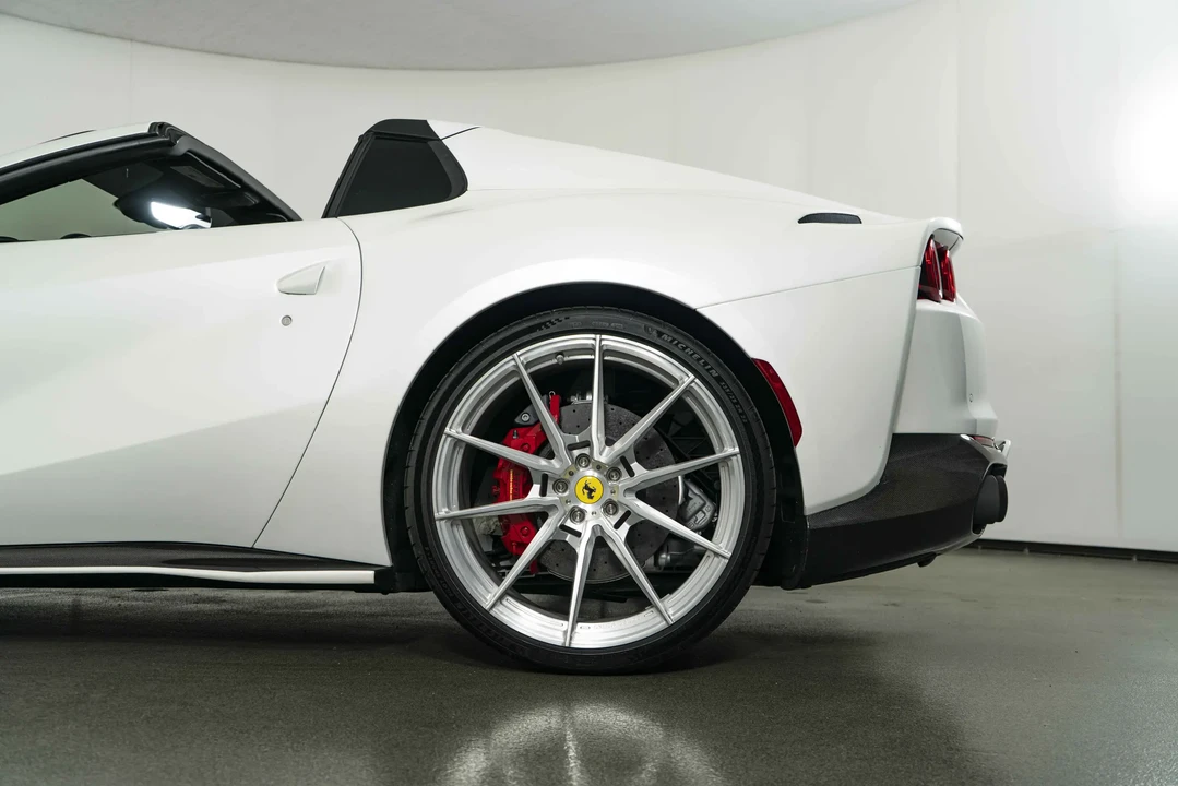 2022 Ferrari 812 GTS - Image 13 of 31