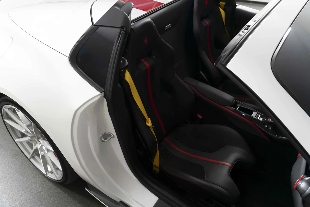 2022 Ferrari 812 GTS - Image 26 of 31