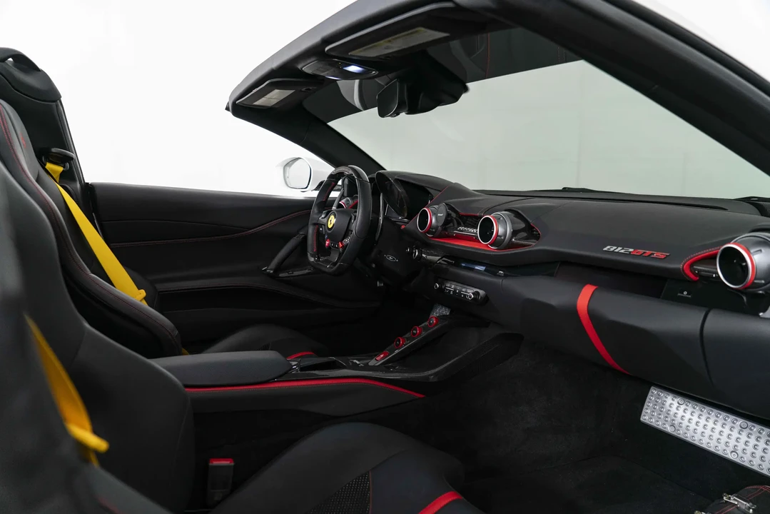 2022 Ferrari 812 GTS - Image 27 of 31