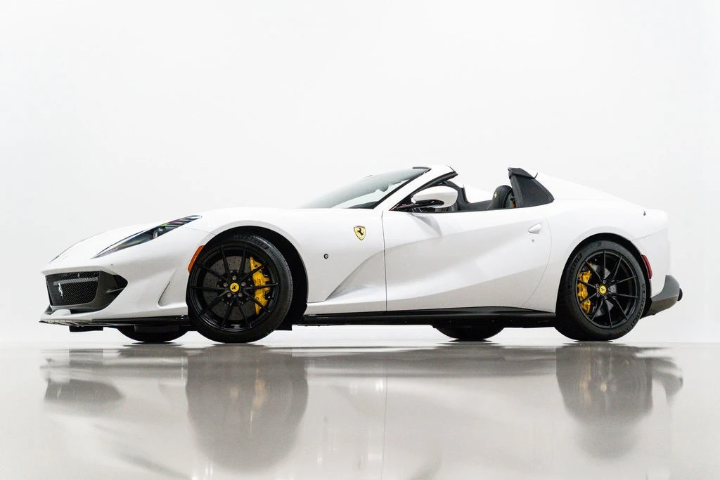 2022 Ferrari 812 GTS - Image 9 of 24