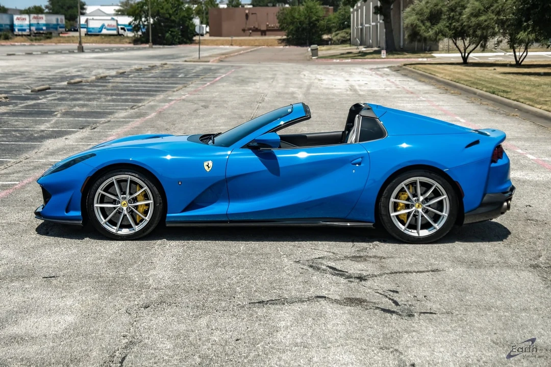 2022 Ferrari 812 GTS - Image 8 of 31