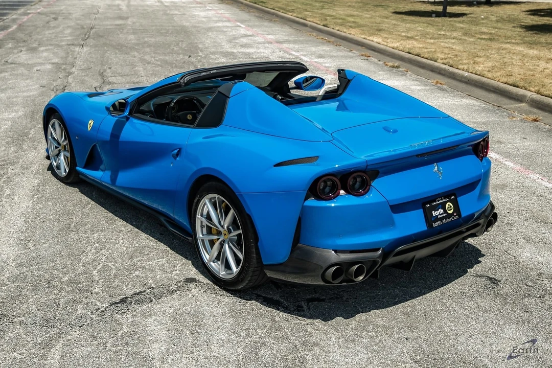 2022 Ferrari 812 GTS - Image 13 of 31