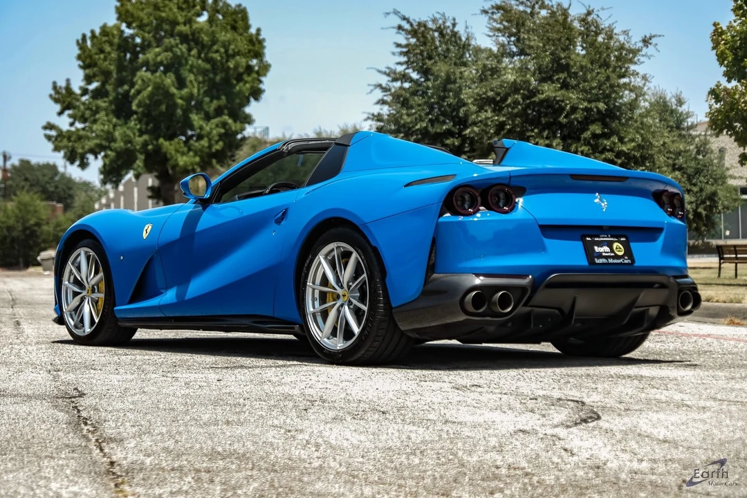 2022 Ferrari 812 GTS - Image 11 of 31