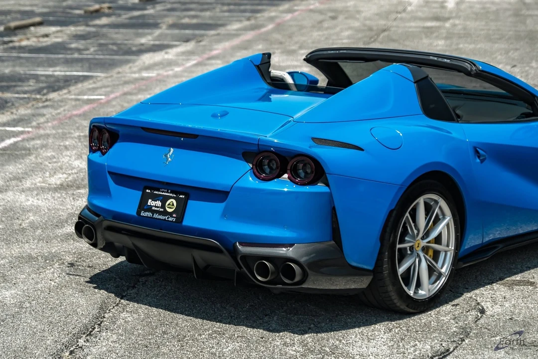 2022 Ferrari 812 GTS - Image 21 of 31