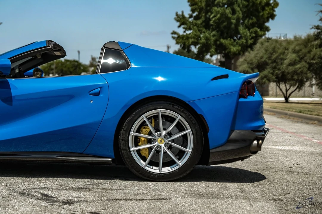 2022 Ferrari 812 GTS - Image 10 of 31
