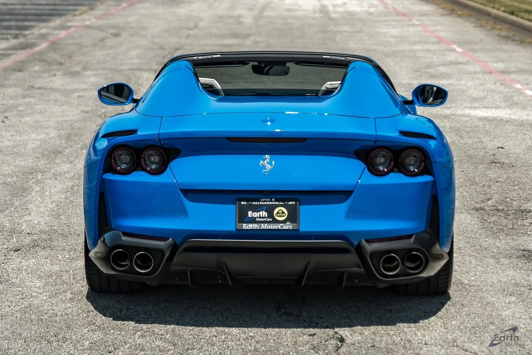2022 Ferrari 812 GTS - Image 15 of 31