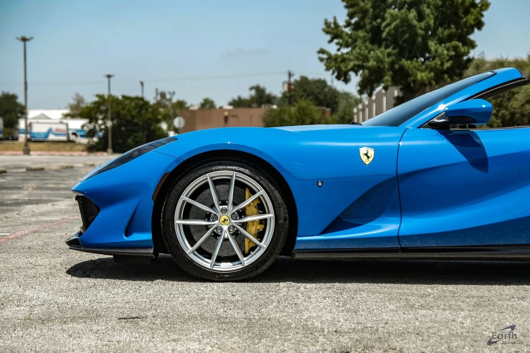 2022 Ferrari 812 GTS - Image 9 of 31