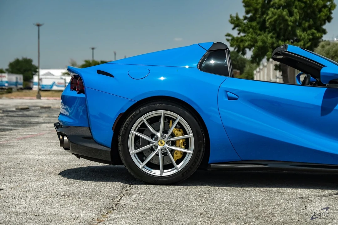 2022 Ferrari 812 GTS - Image 25 of 31