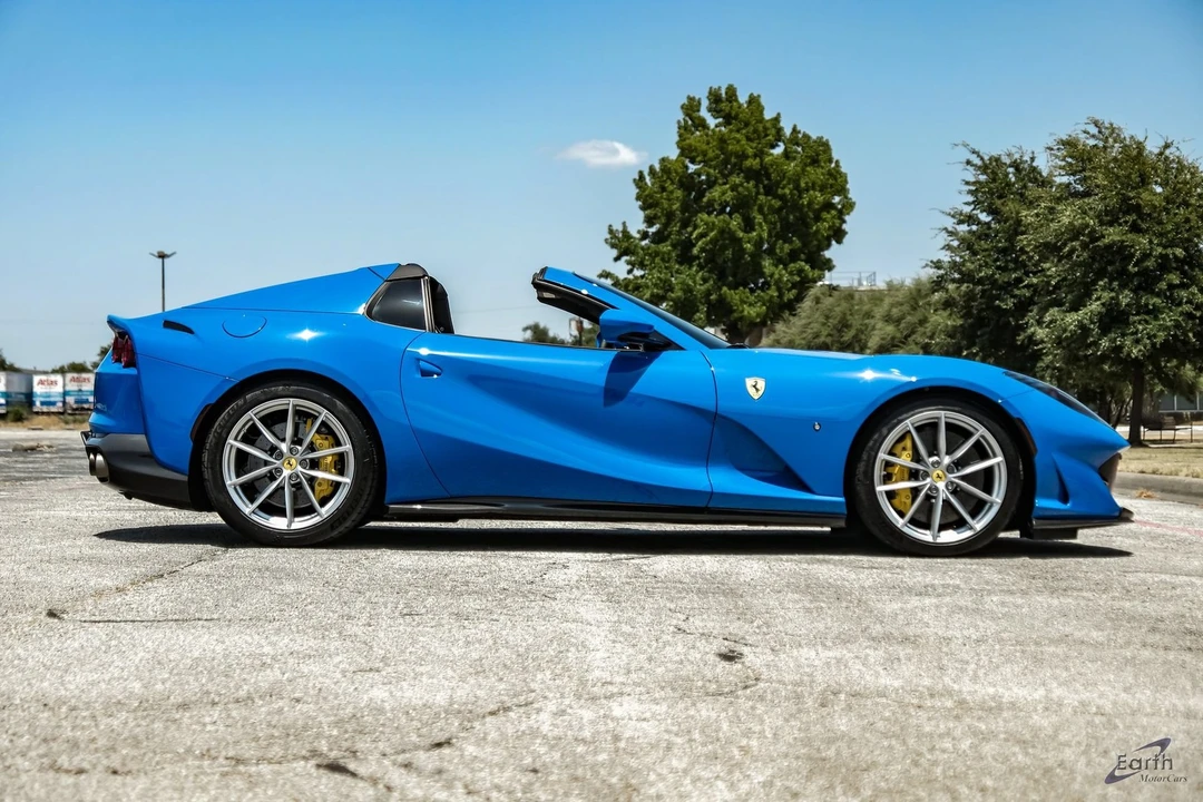 2022 Ferrari 812 GTS - Image 23 of 31